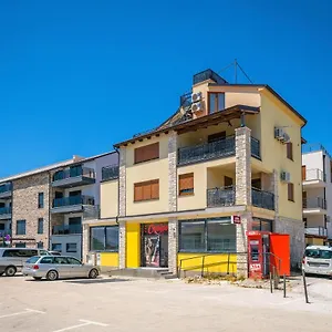  Apartment Bijeca -